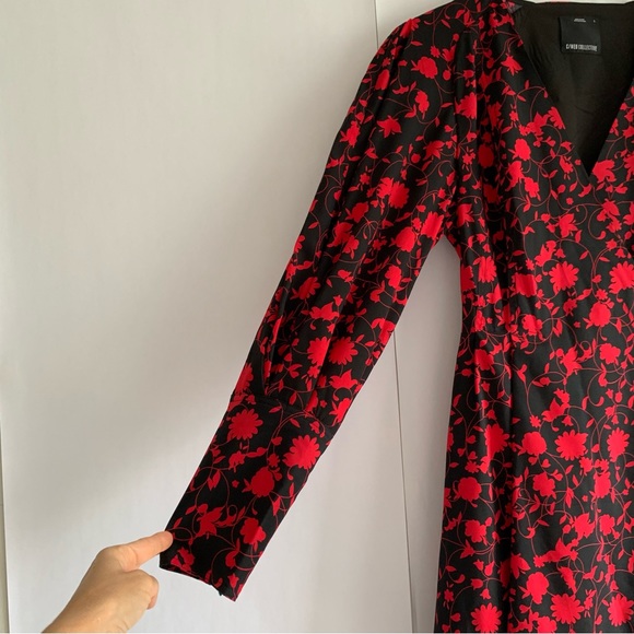 C/Meo Collective Opacity Floral wrap dress Black with  red chili floral - Picture 12 of 14